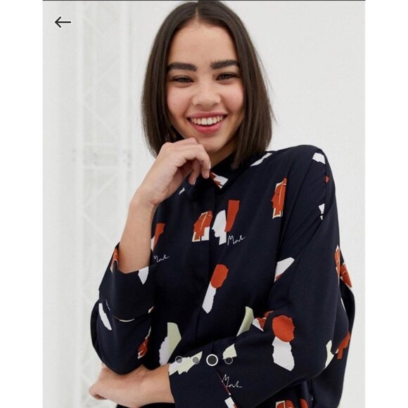 Monki Oversized Shirt in Face Print Sz M - Picture 1 of 10